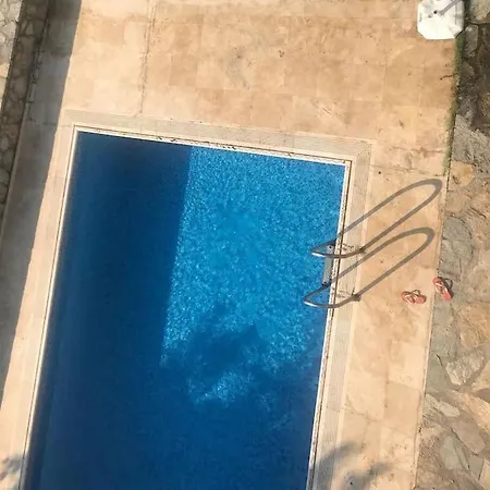 Seba; Yalikavakta Oezel Havuzlu 4+1 빌라